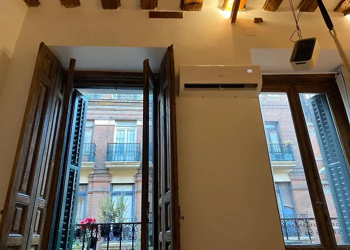 Hortaleza 4, Preciso Estudio En Chueca Junto A La Gran Via De Madrid