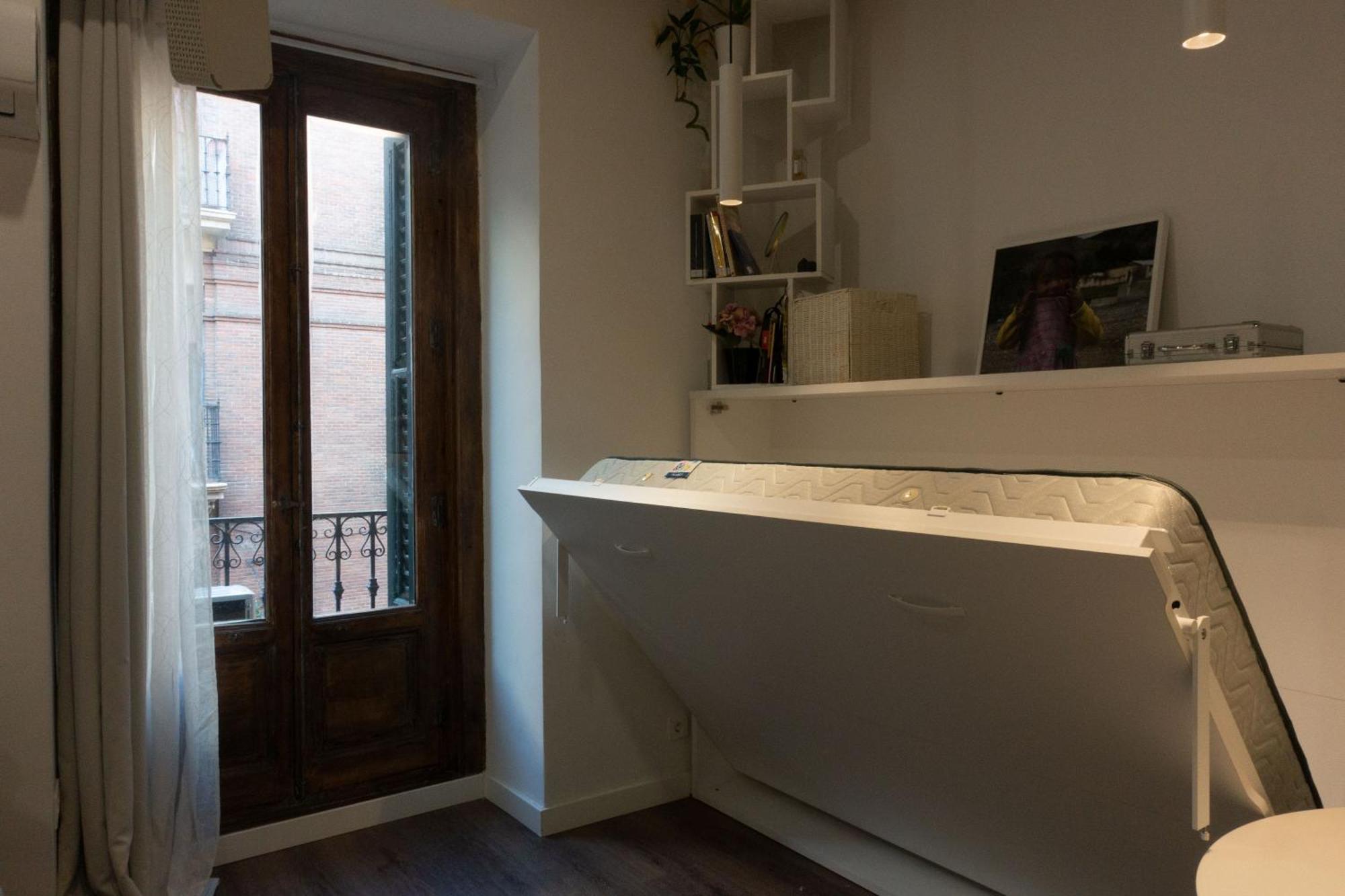 Hortaleza 4, Preciso Estudio En Chueca Junto A La Gran Via De Appartamento