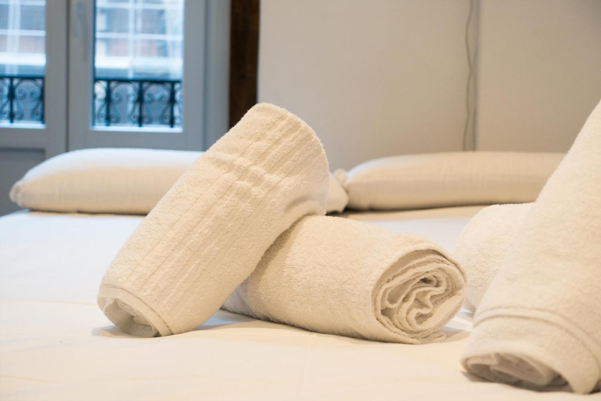 Hortaleza 4, Preciso Estudio En Chueca Junto A La Gran Via De Appartamento Madrid